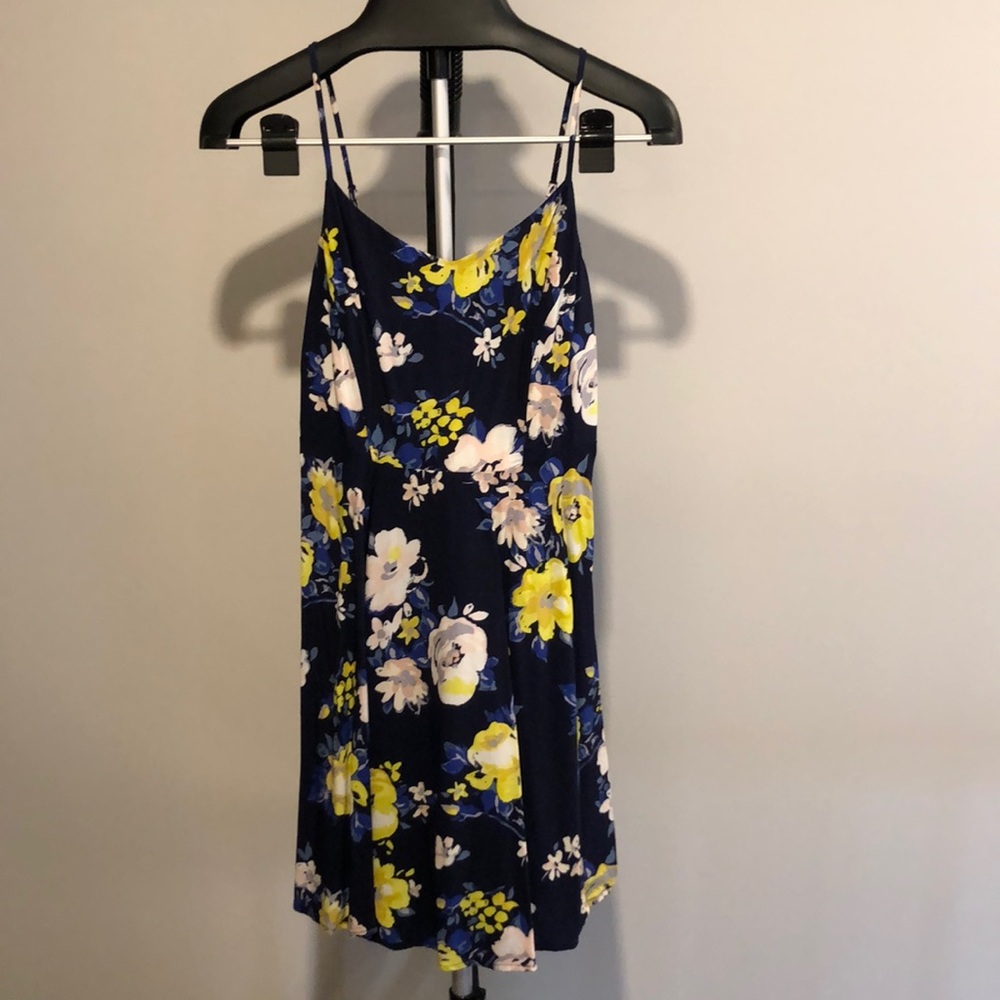 Old Navy navy floral dress. Medium